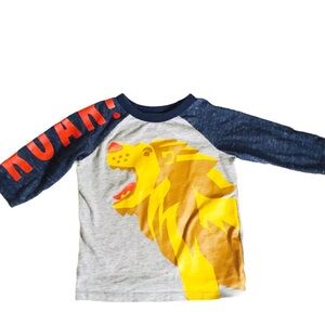 OLD NAVY Lion Print Tee/Top With Roar Detail Sleeves Grey/Denim Blue Boys Age 2T